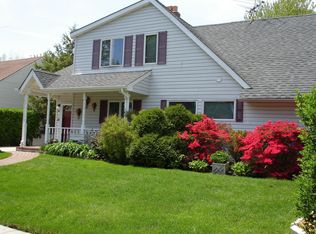 20 Albatross Rd, Levittown, NY 11756