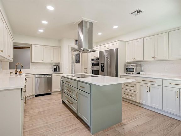 3rd image of 1338 Lowrie Ln