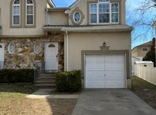 90 Hickory Rd #A, Pt Washington, NY 11050