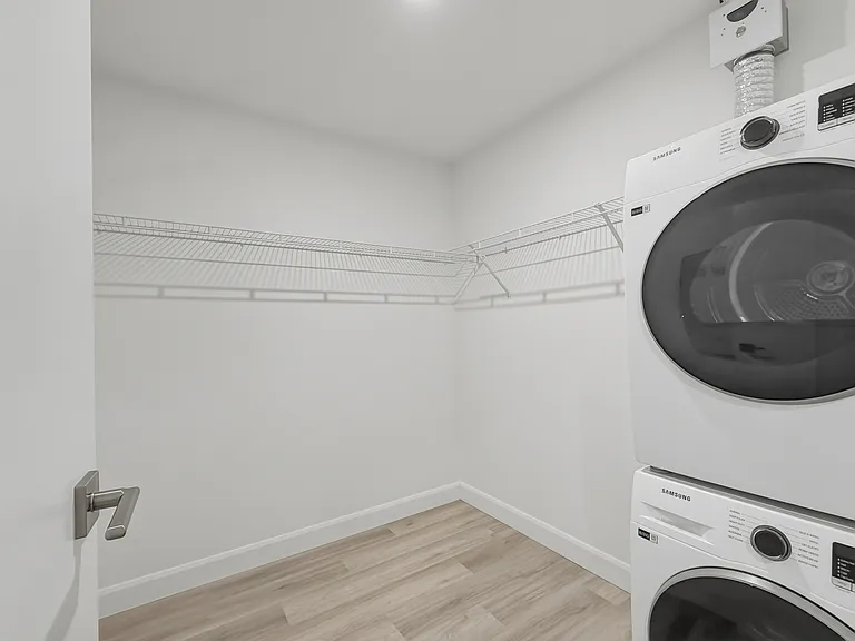 2511 Carolina St — Photo 70