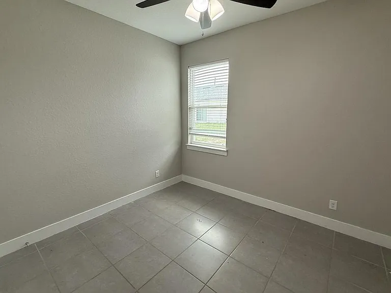 105 Zinnia Ln — Photo 14