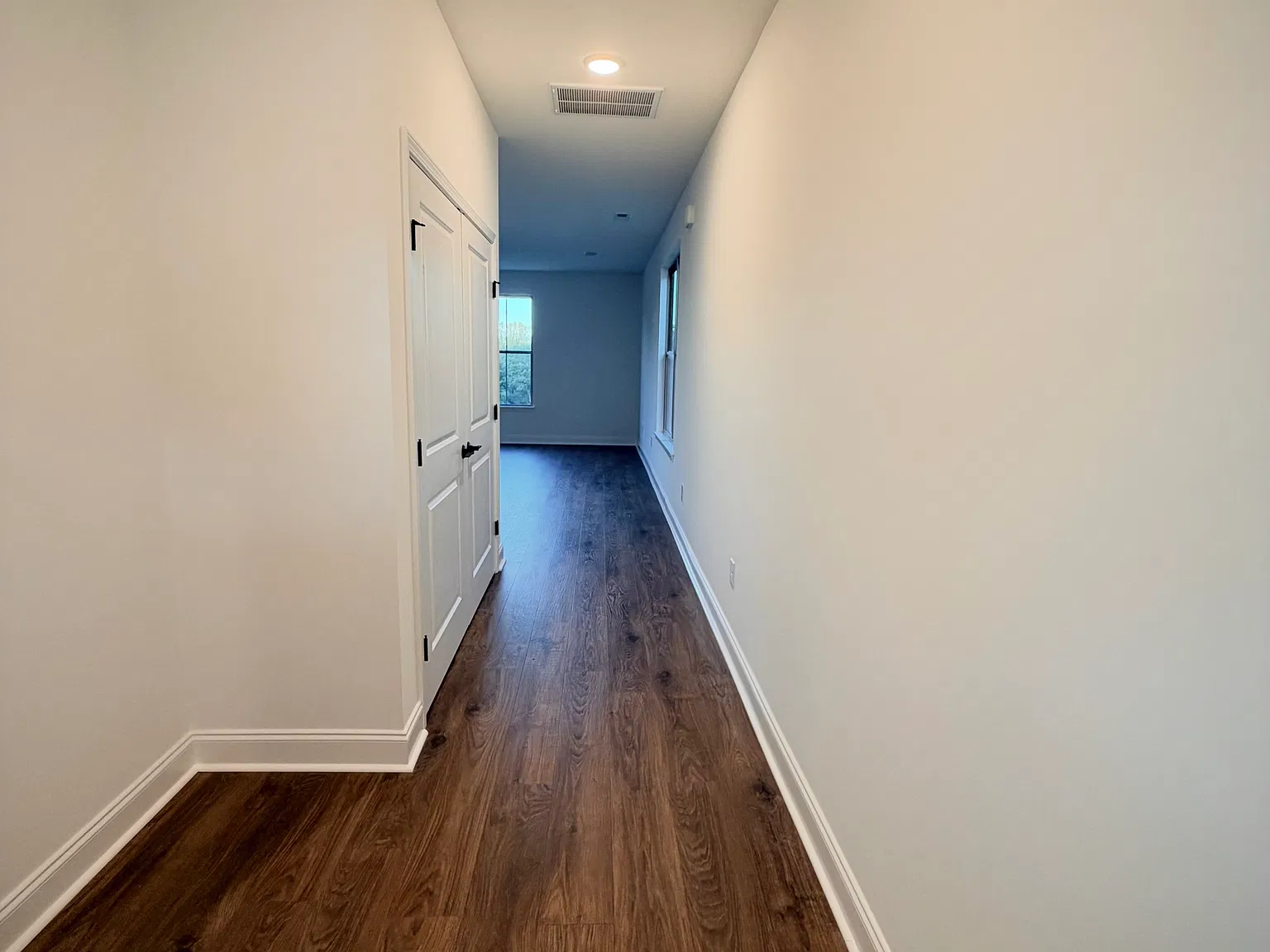 3 bed, 1850 sqft, $2,500 — Photo 3