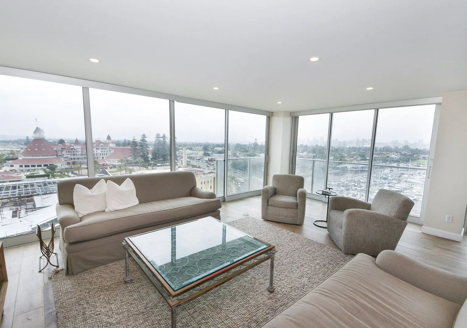 1710 Avenida Del Mundo #1008 — Photo 1