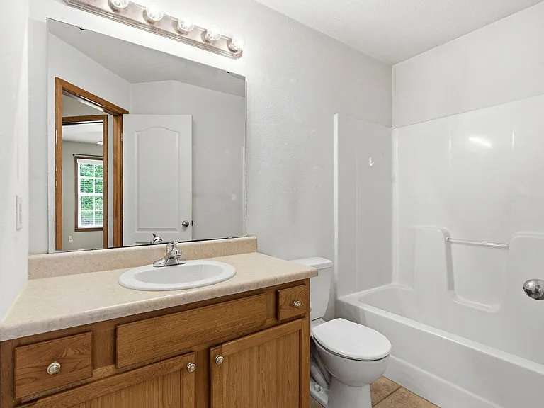 1215 S 14th St — Photo 18