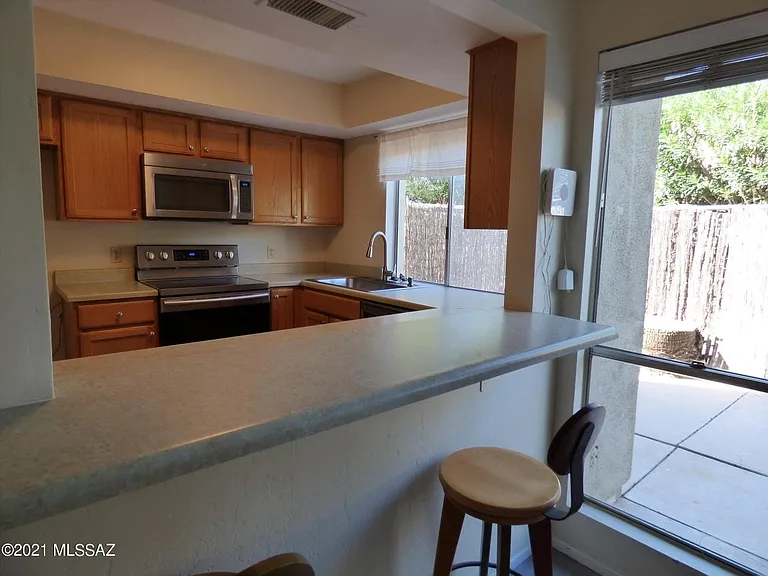 1501 E Prince Rd #B — Photo 12