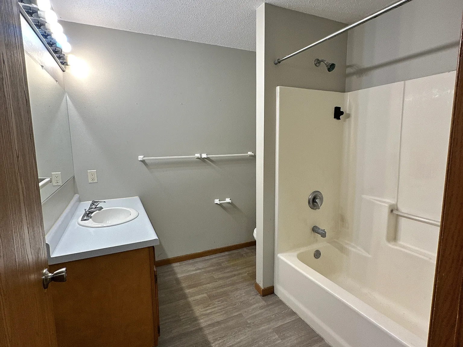 4 bed, $1,575 — Photo 3