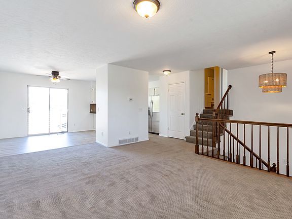 5th image of 868 W Summertree Dr
