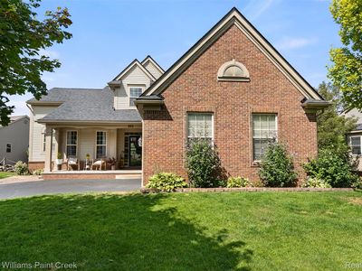 892 W Peninsula Ct, Oxford, MI, 48371