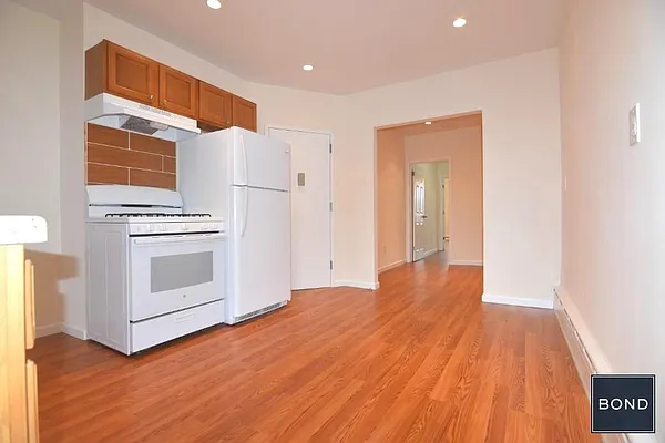Rented by Bond New York | media 29