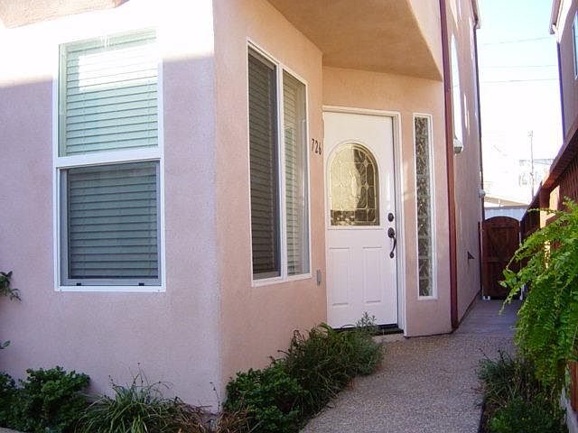 1st image of 726 Portsmouth Ct