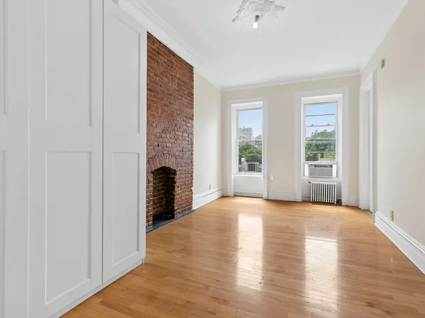 423 East 84th Street image 1 of 9
