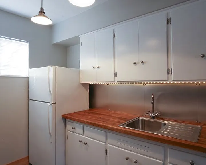 804 N Locust St — Photo 31