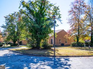 1509 Burnstone Dr, Stone Mountain, GA 30088