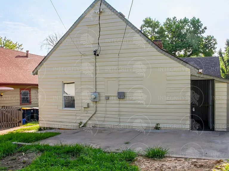 6210 Agnes Ave — Photo 5