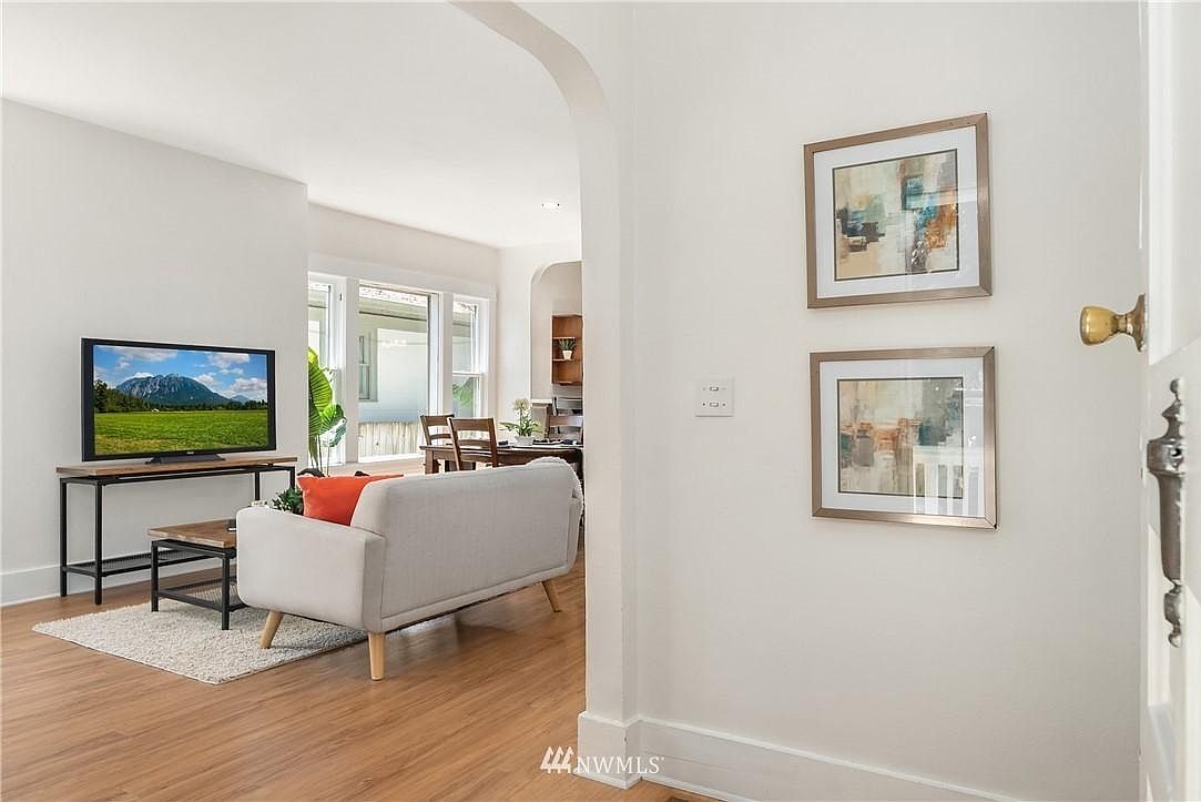 5605 11th Ave NE, Seattle, WA 98105 | Zillow