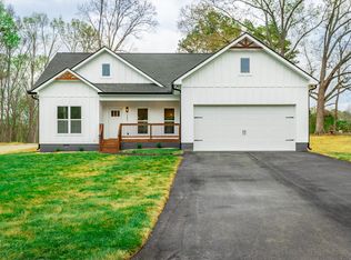 282 Glade Rd, Rossville, GA 30741