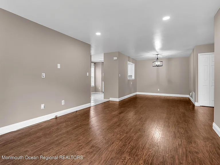 131 Wellington Ct #4-1 — Photo 9