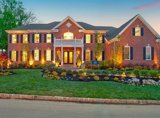 2 Ashton Ct, Holmdel, NJ 07733