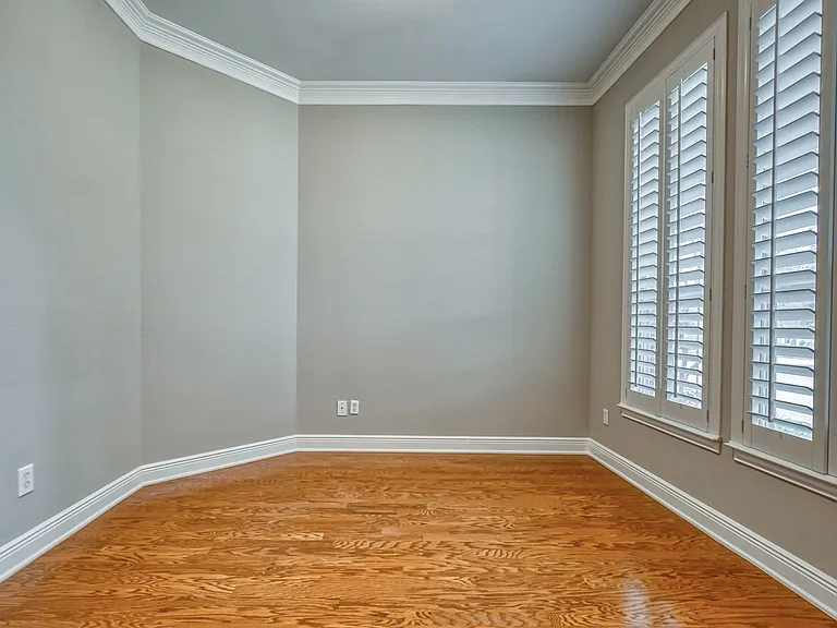 6533 Riveredge Dr — Photo 28