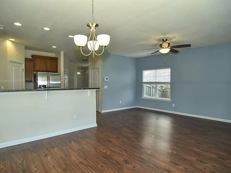 305 Chestnut Oak Ct — Photo 21