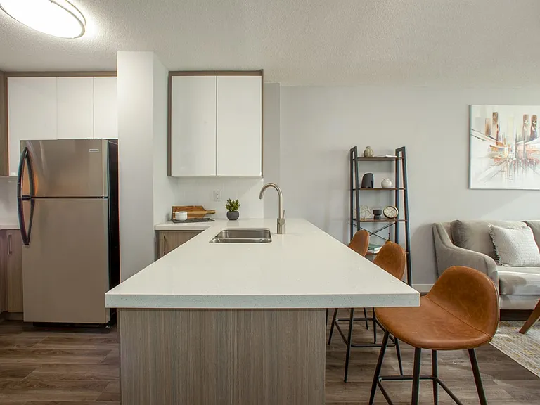 2575 Danforth Ave — Photo 42