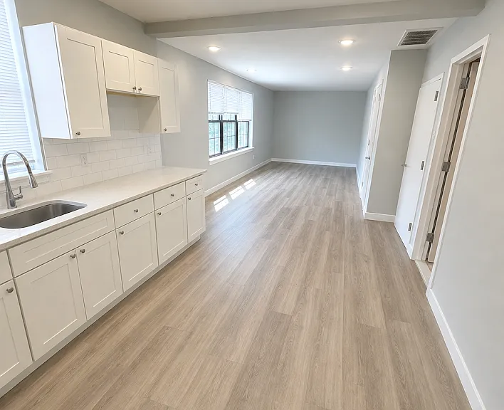 133 Pearl St — Photo 2