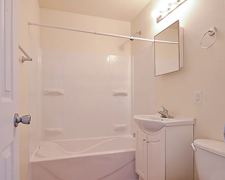 506 11th Street NW - Pet Friendly 4-Plex with Central Heat and Air — Photo 15
