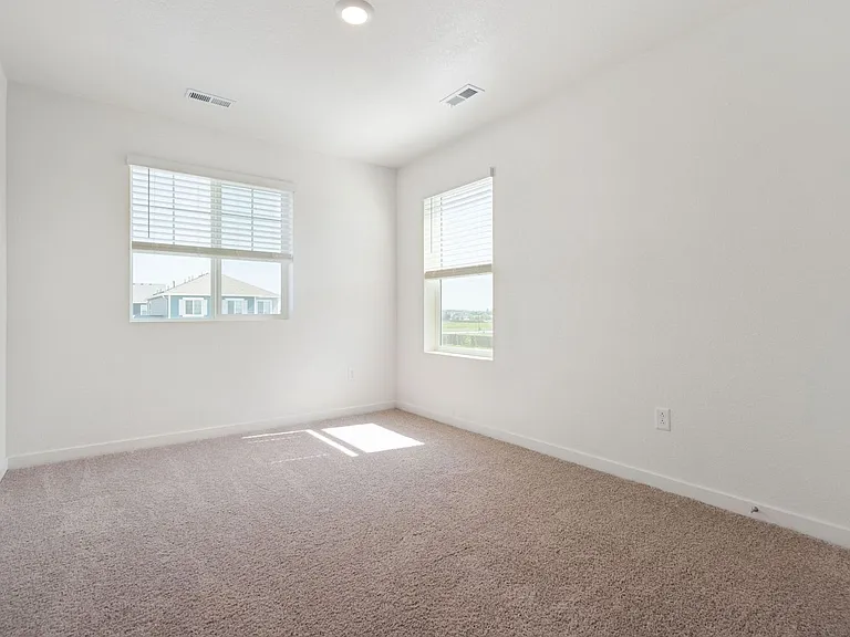 815 Elias Tarn Dr — Photo 14