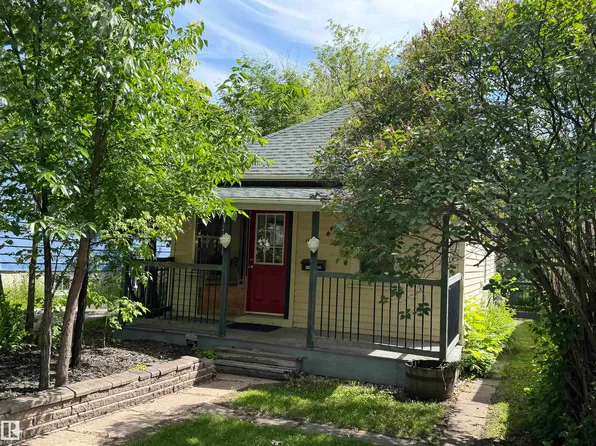 11427 125th St NW, Edmonton, AB T5M 0N1