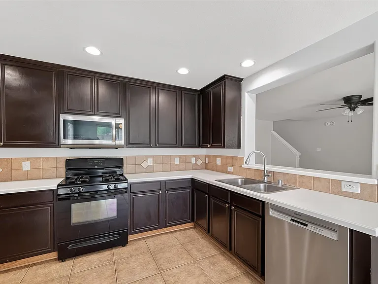 31722 Royal Woods Ct — Photo 9