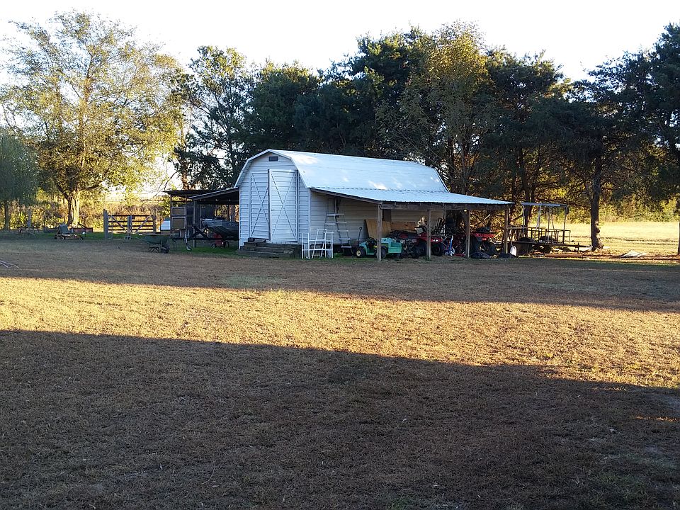 2nd image of 101 Old Hickory