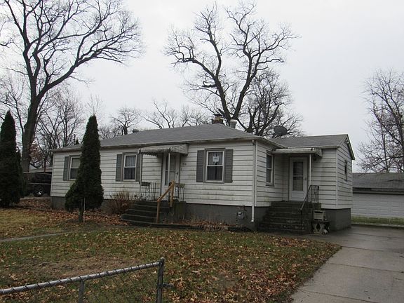 2nd image of 876 Riverlane Dr
