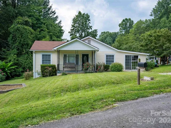 225 Norleon Ave, Hendersonville, NC 28791