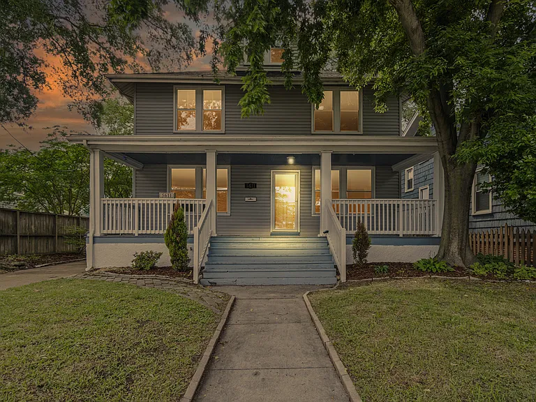 5611 Hampton Blvd — Photo 2