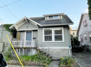 2418 NE Oregon St, Portland, OR 97232