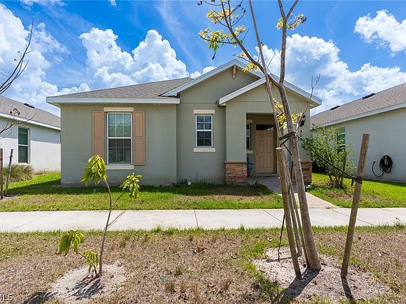 4th image of 802 Friendship Cir