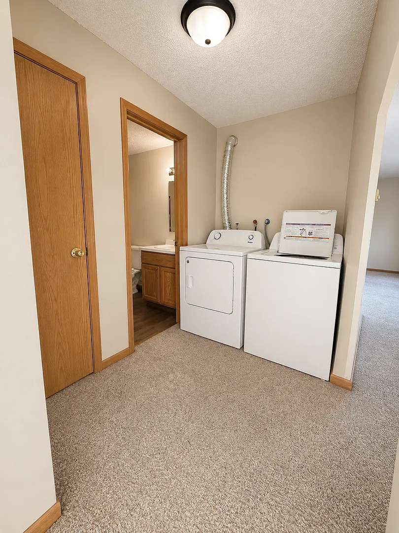 Schott-1103 Campbell Drive — Photo 4