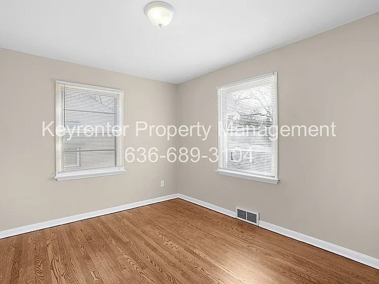 236 S Cadillac Dr — Photo 15