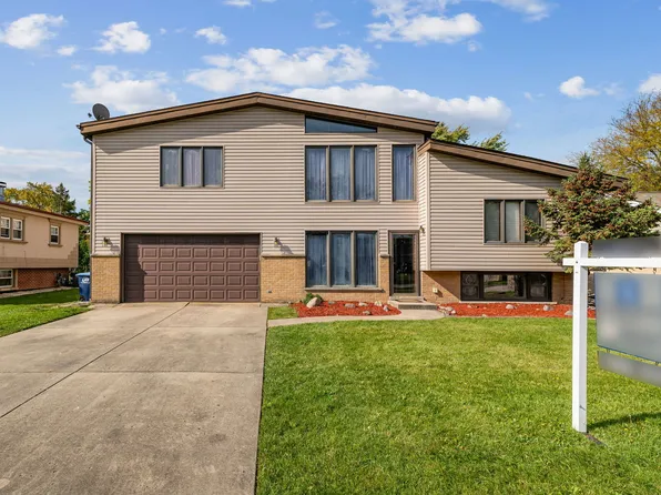 1082 Hewitt Dr, Des Plaines, IL 60016