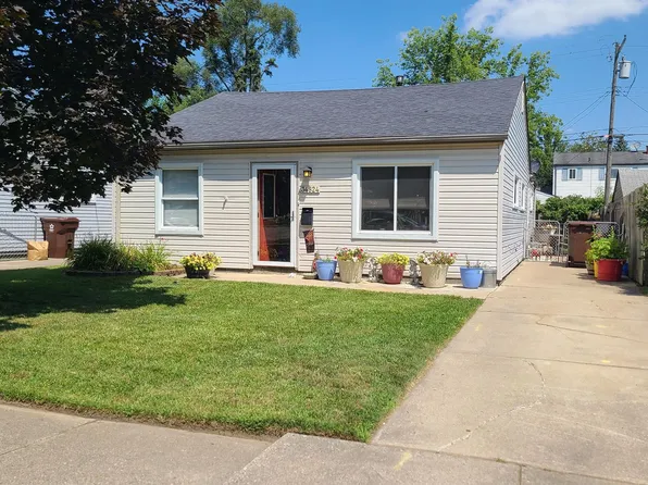 34824 John St, Wayne, MI 48184