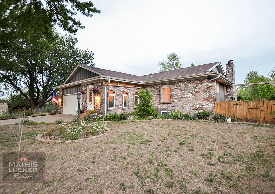 1st image of 8823 Rolling Hills Cir