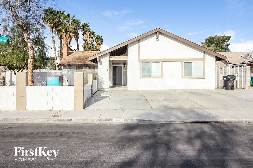 1st image of 904 Shadow Mountain Pl