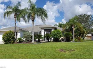 2404 SE 8th Ave, Cape Coral, FL 33990