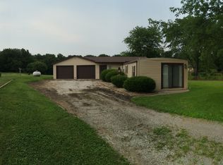 653 E 2610 North Rd, Rochester, IL 62563