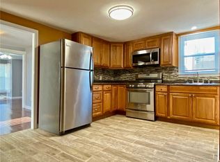 11 Fillmore St, Providence, RI 02908