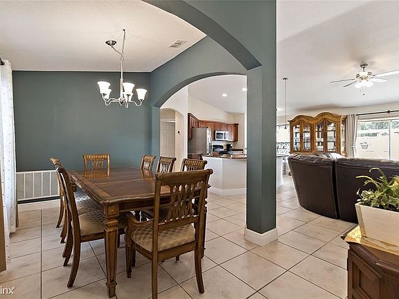 5th image of 6R Willow Ln