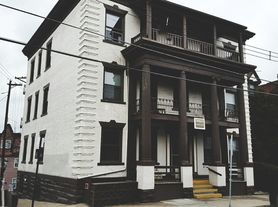 2 bed, 1.0 bath, 750 sqft, $1,550