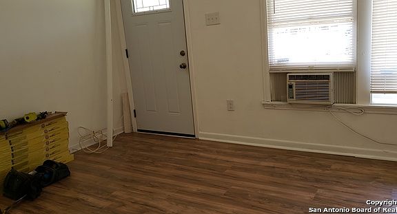 5th image of 227 Galway St