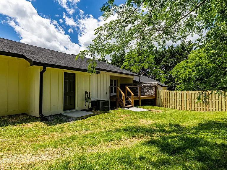 910 Windlau Ct — Photo 38