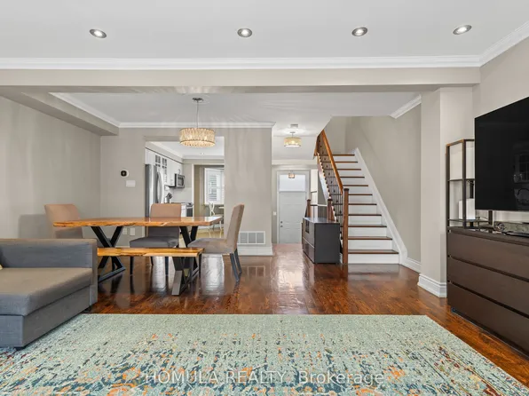 211 Woodbridge Ave, Vaughan, ON L4L 2T1